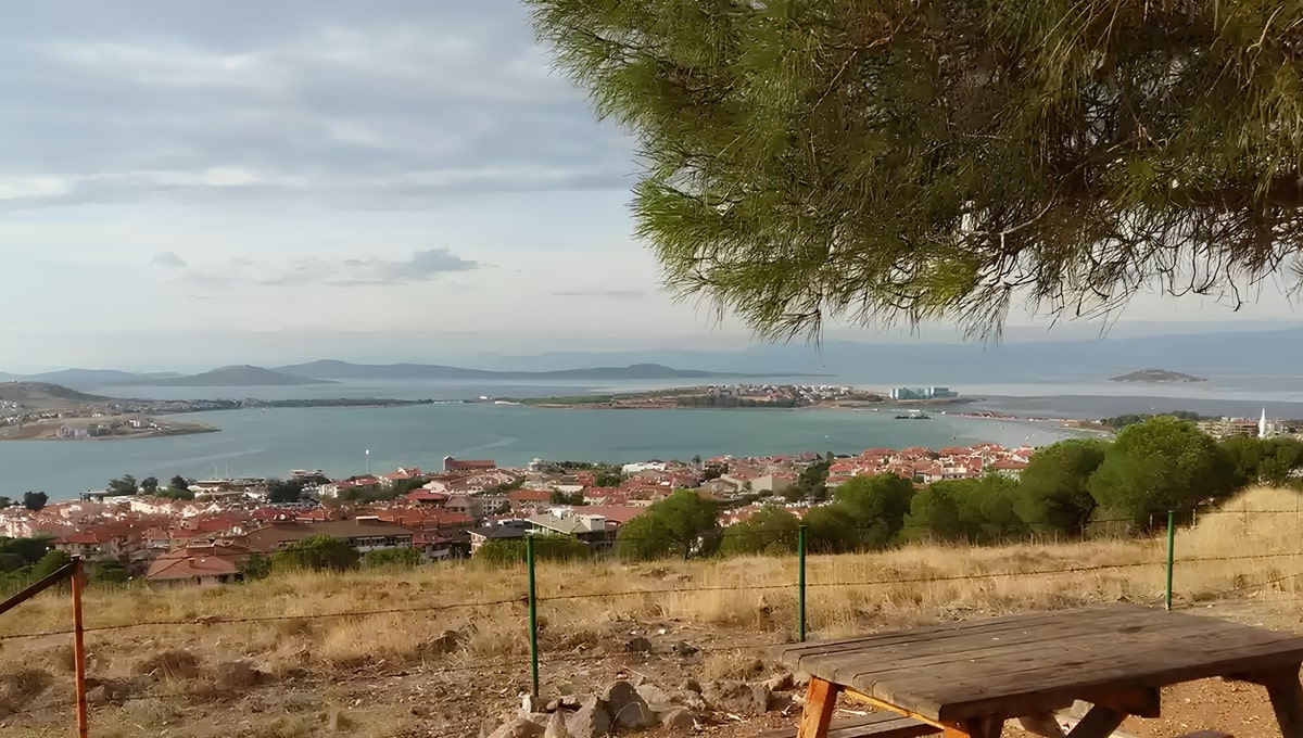 Ayvalık Ücretsiz Kamp Alanları - Cennet Tepesi Kamp Alanı