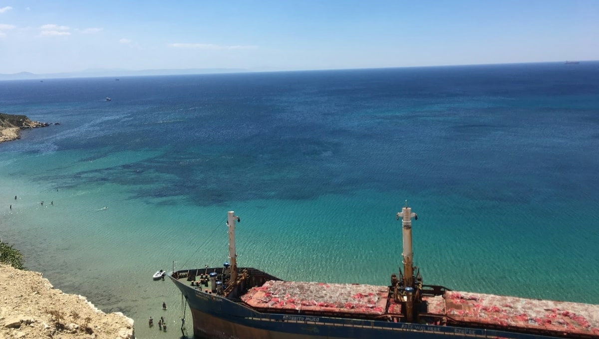 Bozcaada'nın Ücretsiz Kamp Alanları - Batık Gemi Kamp Alanı